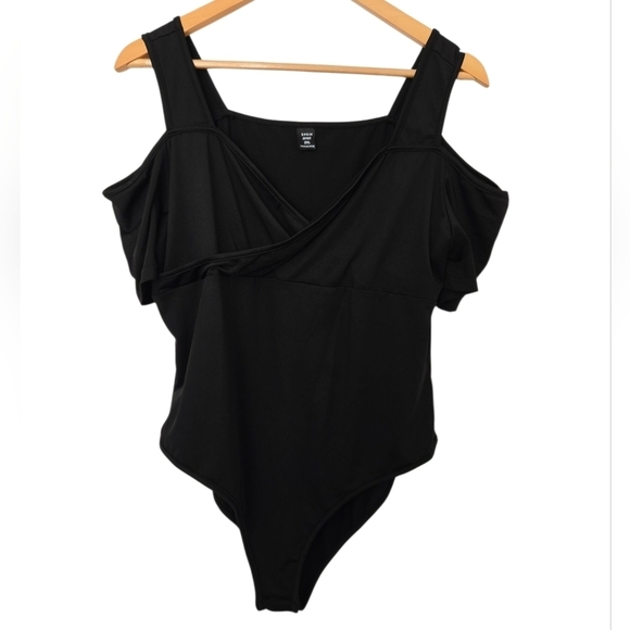 SHEIN Tops - Shein Black Cold Shoulder Bodysuit Size 2XL